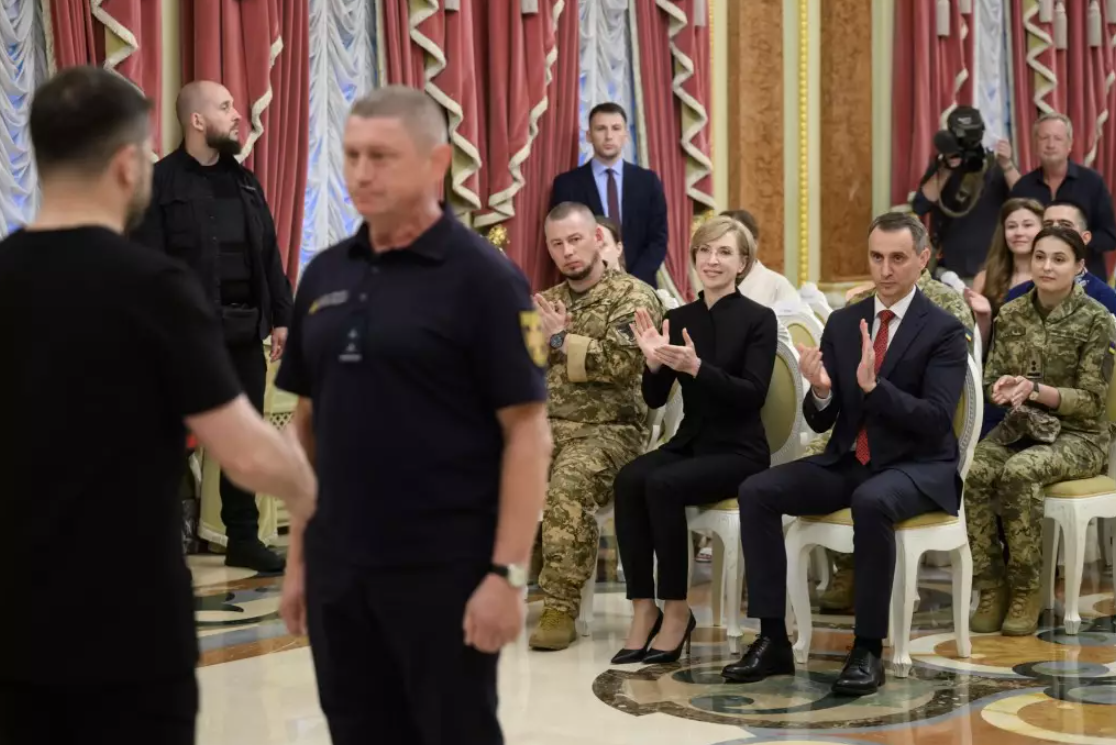  Зеленський відзначив державними нагородами бойових медиків системи МВС 