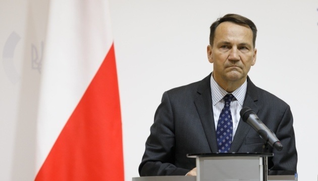  Польща готова підтримати миротворчу місію в Україні логістично - Сікорський 
