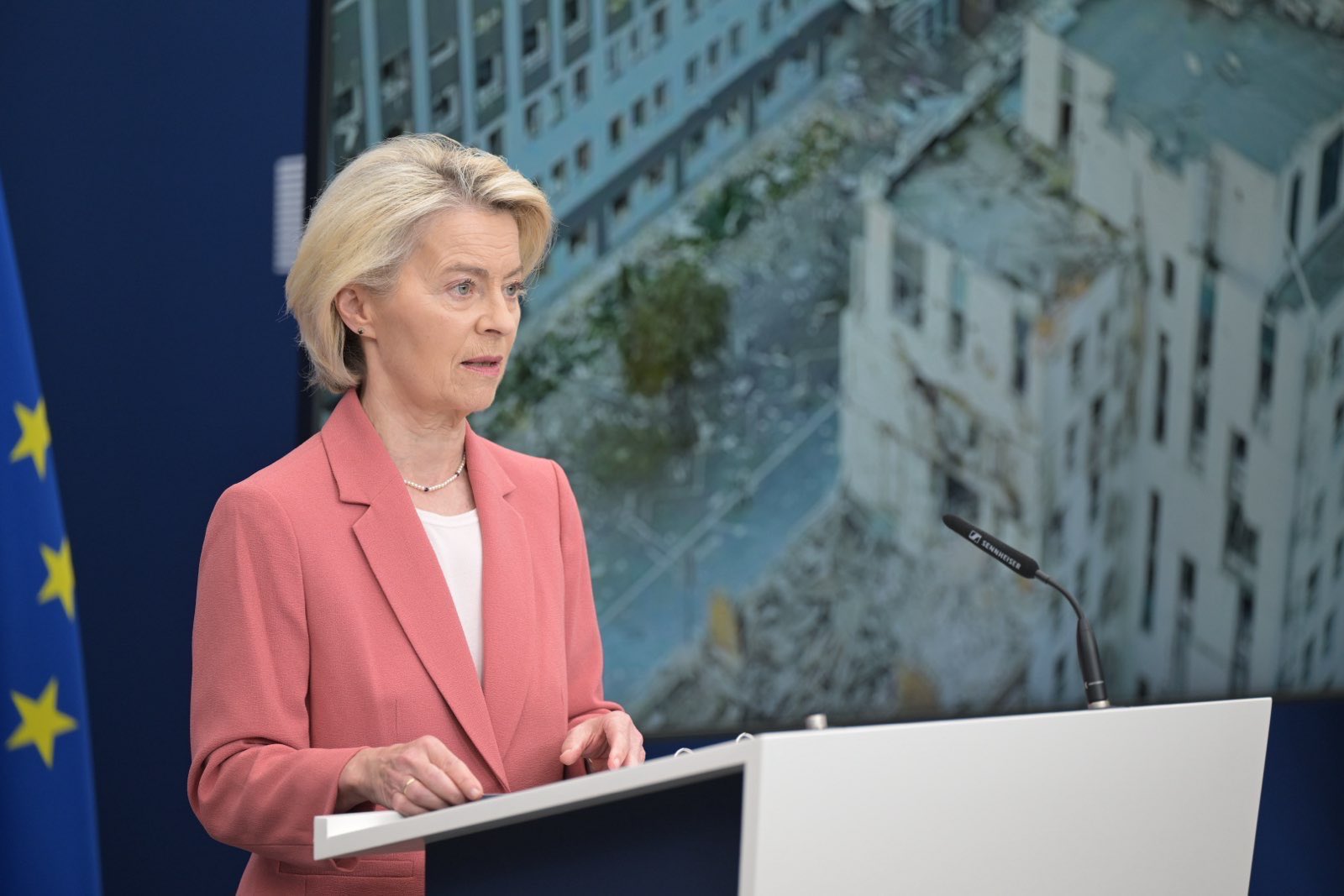  Глава Єврокомісії про російську атаку: Україна терміново потребує ППО 