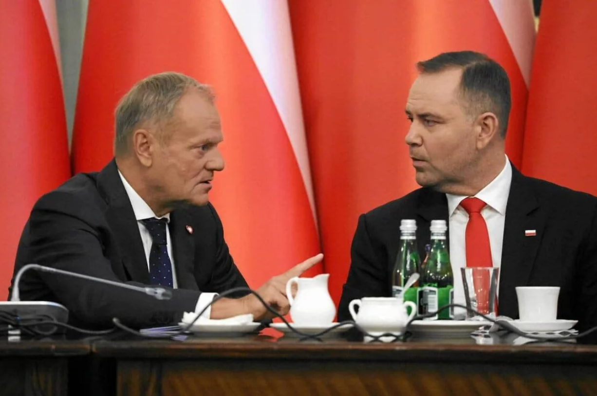  Туск застерігає Навроцького, щоб той "не дав себе затягнути до клітки" під час візиту до США 