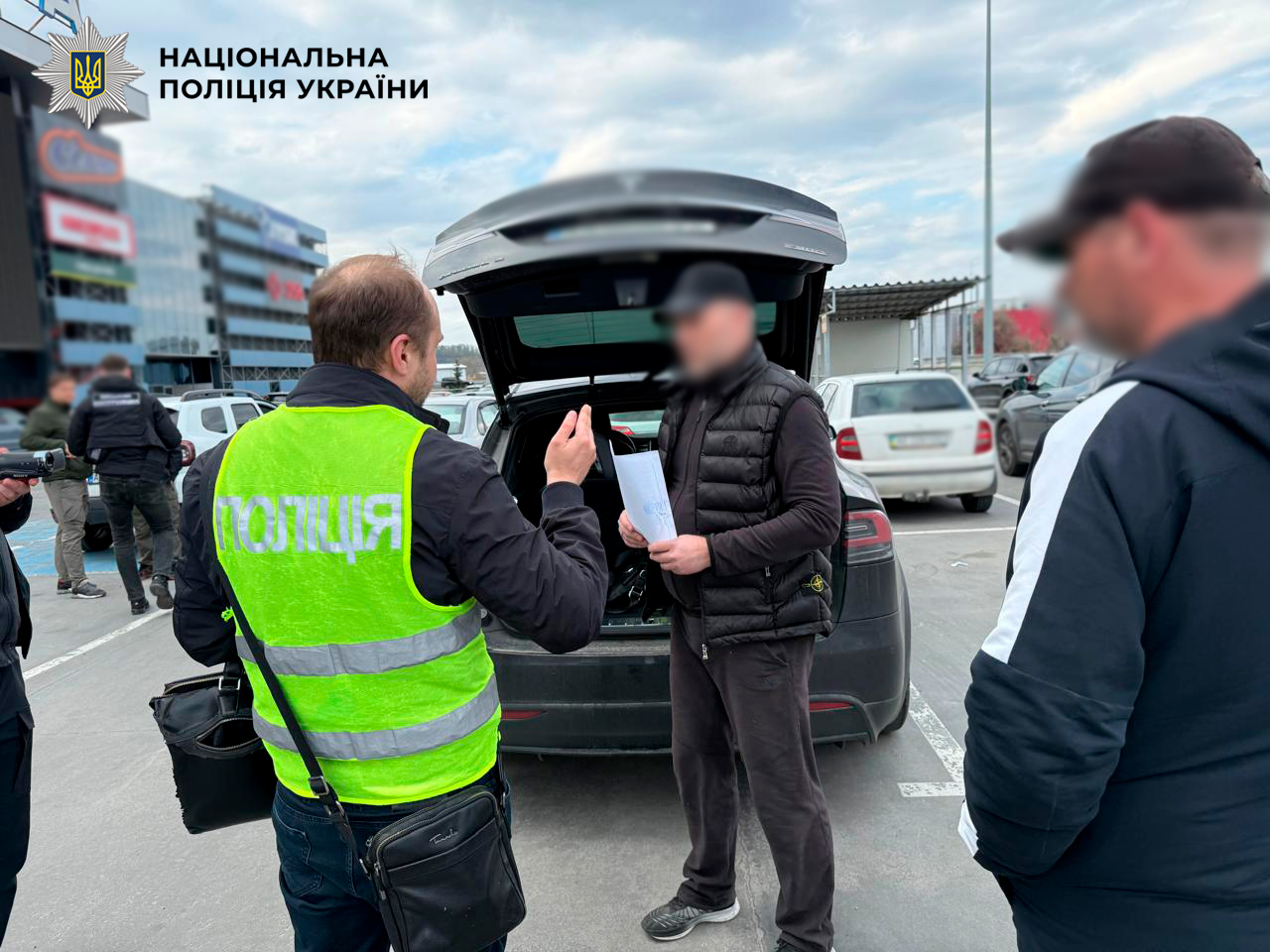  У Києві викрили двох ділків, які за гроші допомагали військовозобов’язаним уникати розшуку 