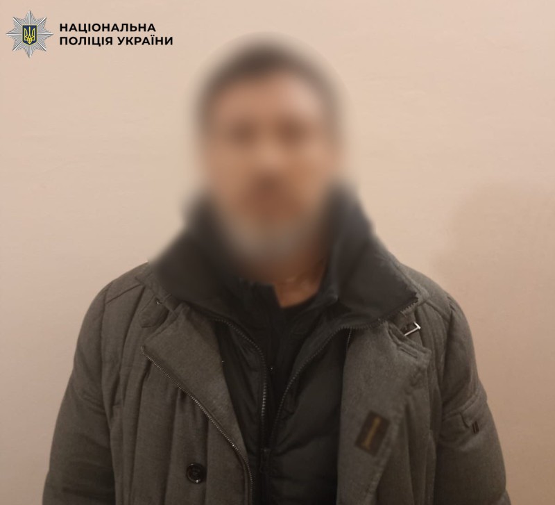  Вимагання 1 млн доларів у київського підприємця: організатора схеми екстрадували з Румунії 