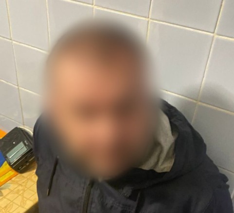  У Києві поліцейські затримали чоловіка, який під час конфлікту до смерті побив співмешканку 