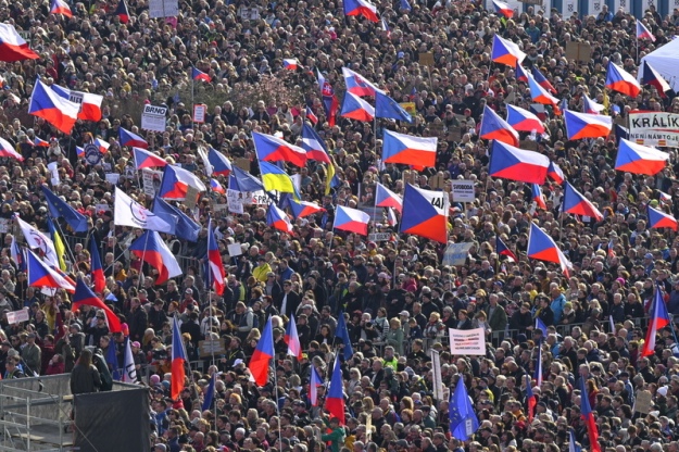  У Празі масштабний мітинг проти уряду Бабіша, організатори нарахували 250 тисяч 
