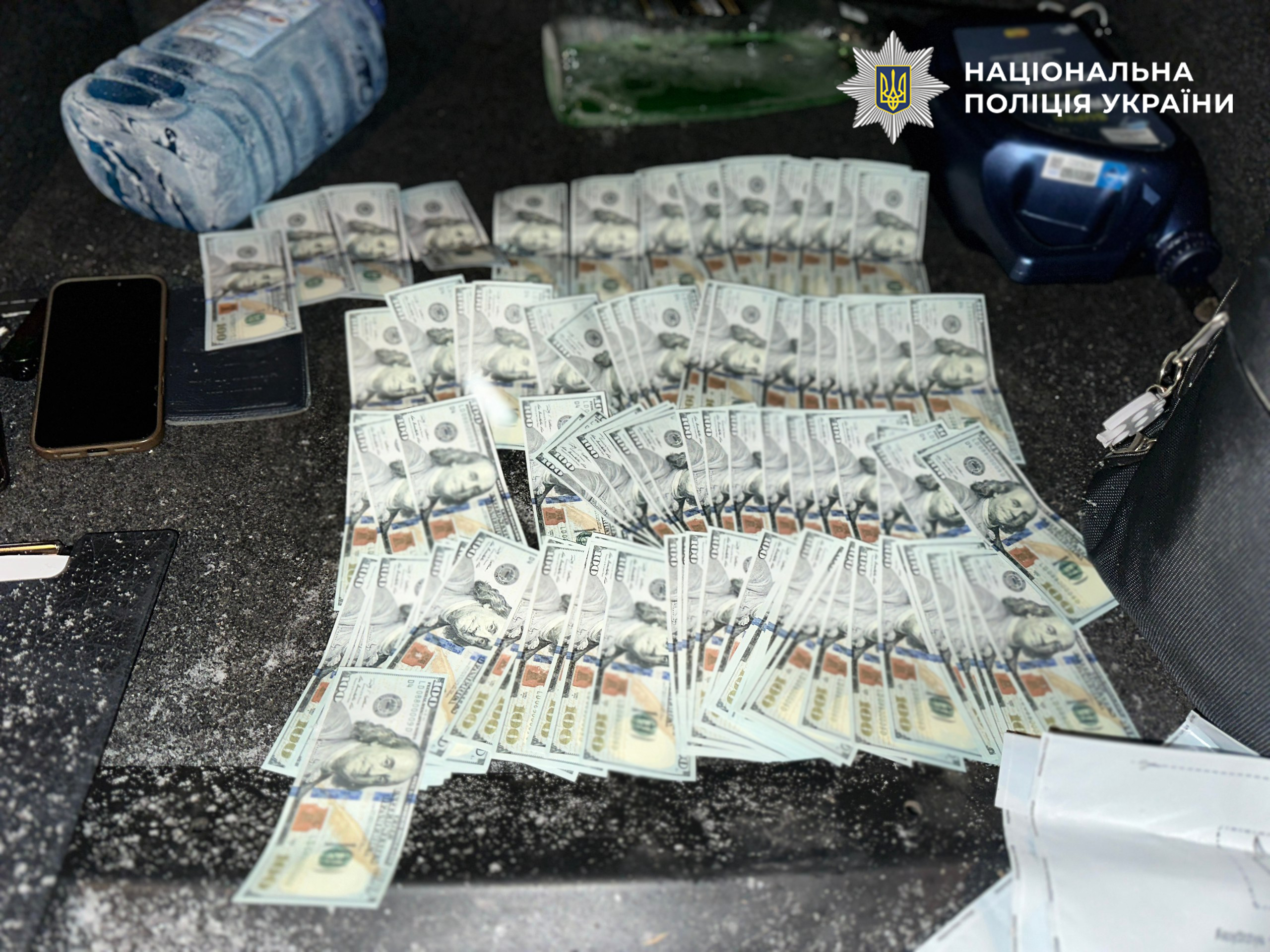  10 тисяч доларів за зняття з розшуку: правоохоронці викрили військовослужбовця 