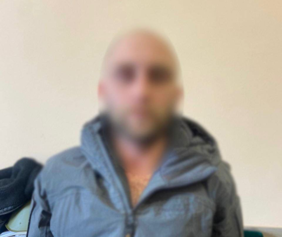  Поліцейські затримали іноземця за підозрою у жорстокому побитті киянина в готелі у центрі столиці 
