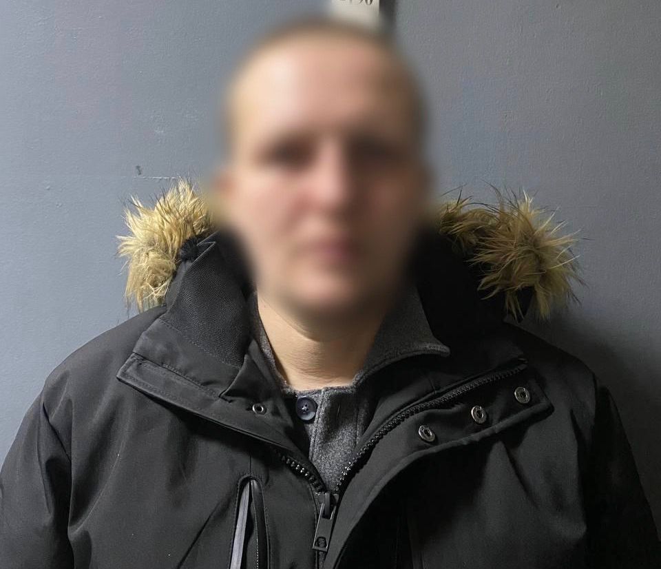  За доказами поліцейських до 8 років позбавлення волі засуджено чоловіка, який вчинив розбійний напад в аптеці 