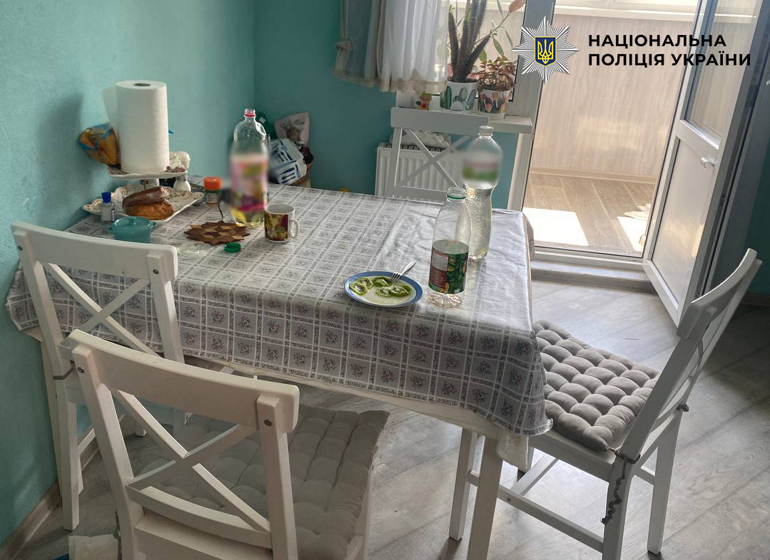  Малолітня дитина отруїлась наркотиками: у столиці судитимуть матір за невиконання батьківських обовʼязків 