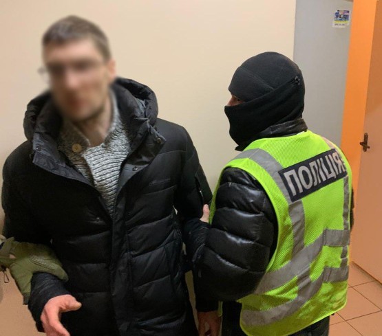  Поліція затримала чоловіка, який заподіяв тяжке тілесне ушкодження водію евакуатора 