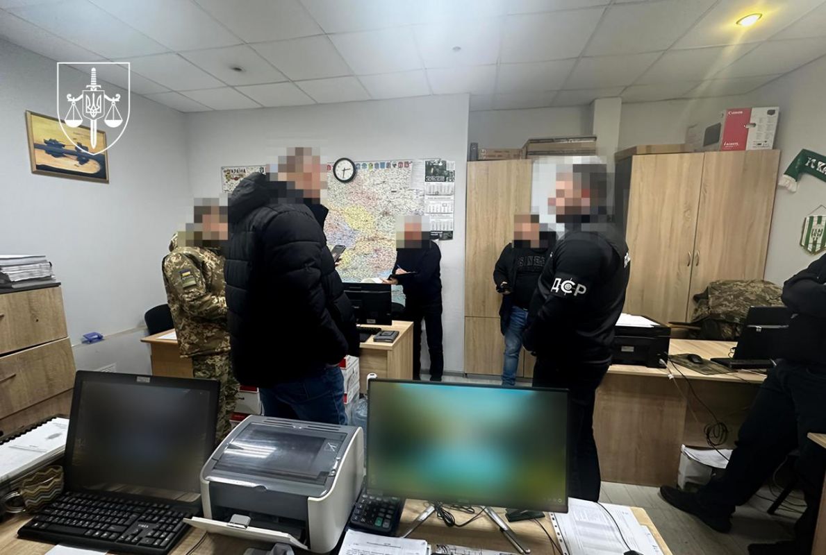  Затримано посадовця ДПСУ за підозрою в отриманні хабаря за постачання запчастин військовим частинам 