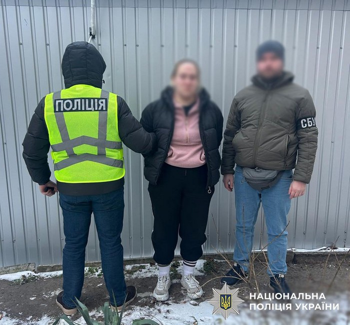  Затримано 24-річну дівчину, яка підірвала позашляховик військовослужбовця на столичній Оболоні 