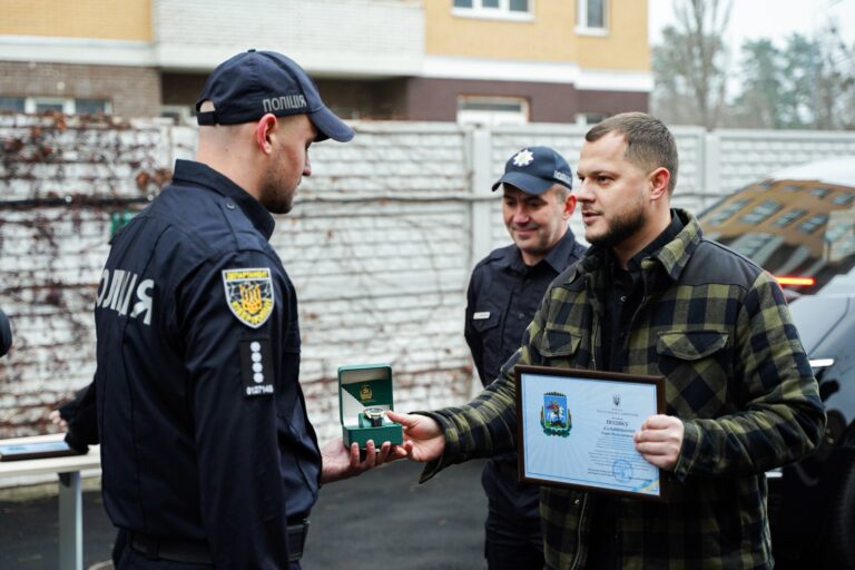  Микола Калашник: Київщина передала спеціалізований автомобіль для Департаменту кіберполіції 