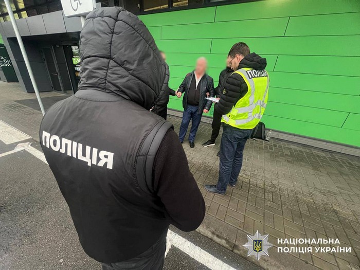  Заступник голови селищної ради на Чернігівщині вимагав у підприємця близько $20000 за дозвіл на оренду землі 