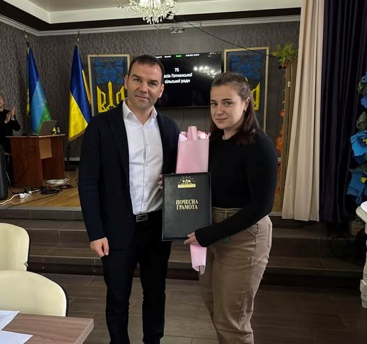  Гатненська сільська рада нагородила юну спортсменку Євгенію Кедич за золото на Чемпіонаті світу 