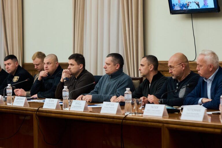  Київська область: на Раді оборони — енергостійкість, дороги, зв’язок та відновлення об’єктів 