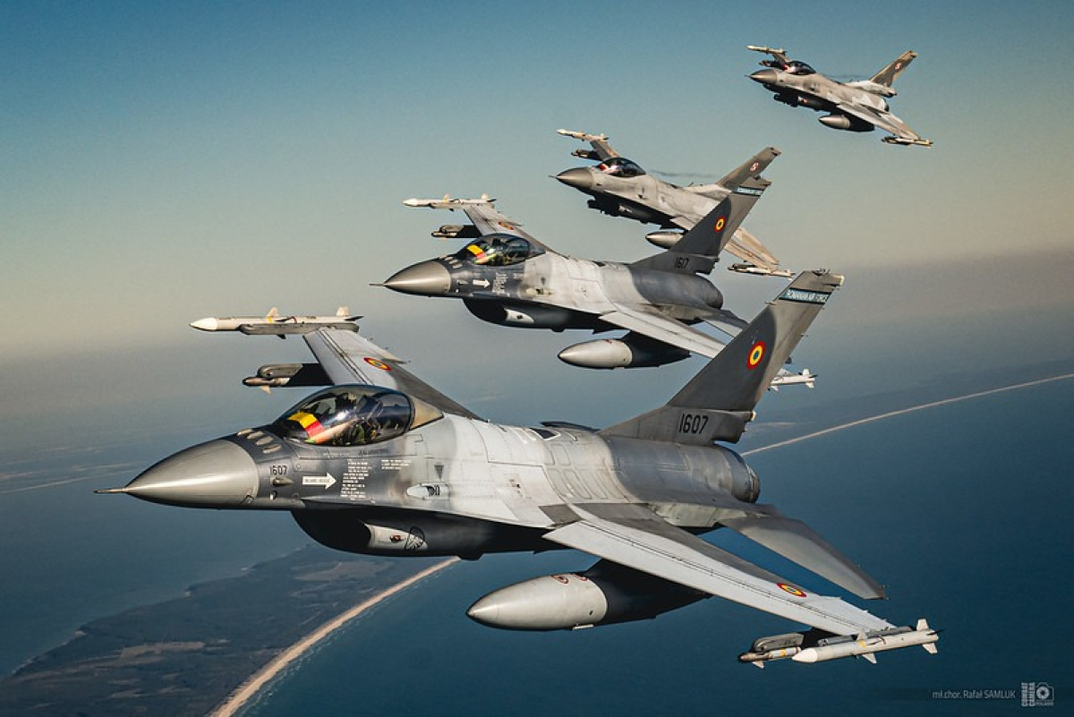  Румунія придбала у Нідерландів 18 винищувачів F-16 за один євро, але є нюанс 
