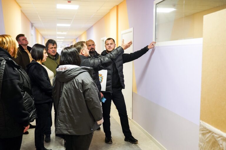  Микола Калашник перевірив відновлення постраждалих від війни освітніх закладів у Макарівській, Дмитрівській та Великодимерській громадах 