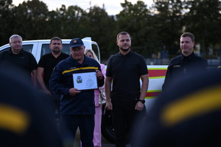  Микола Калашник: Спільні інвестиції у безпеку дозволили передати нову техніку ДСНС Київщини 