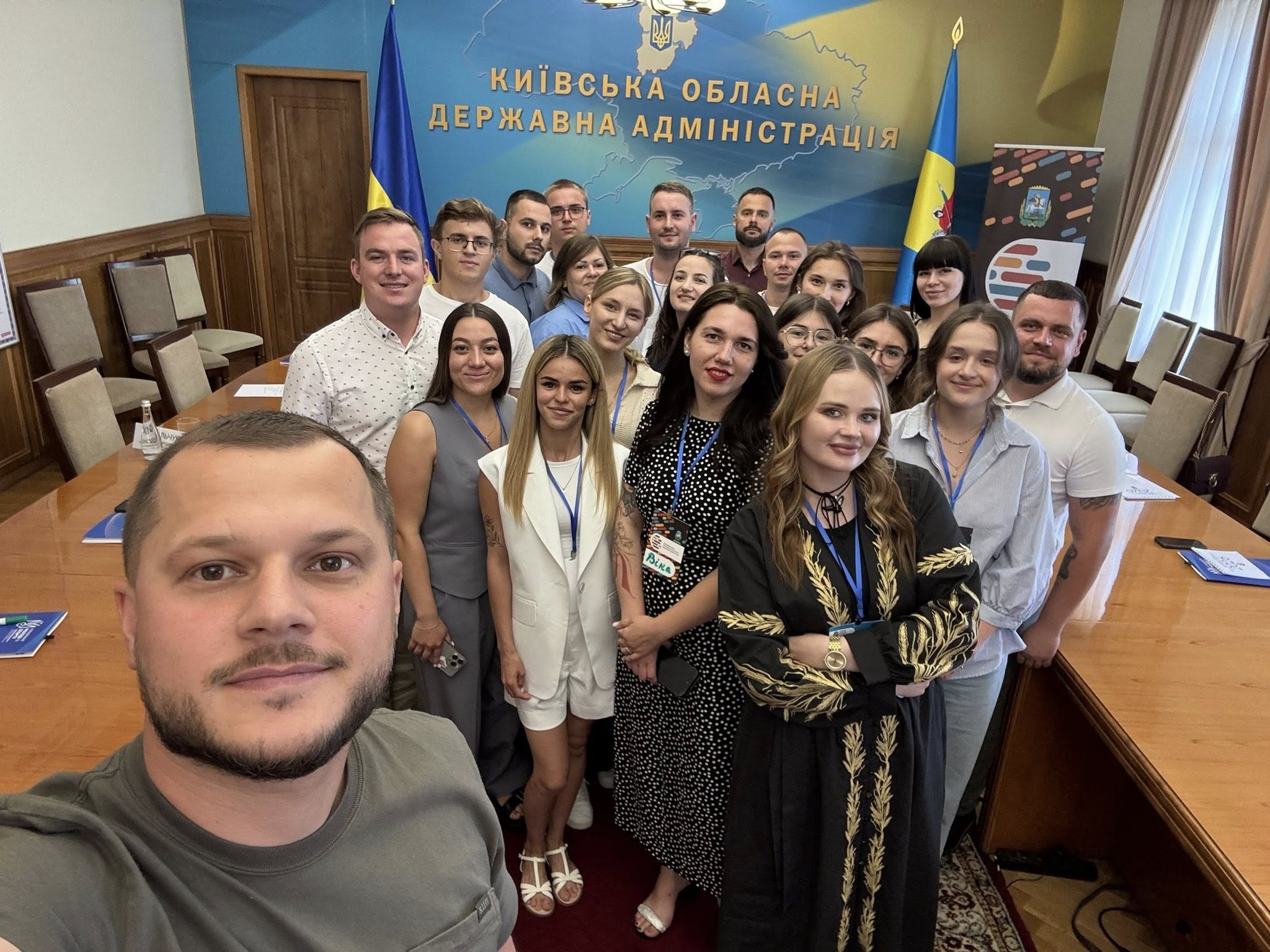  Микола Калашник зустрівся з Молодіжною радою при Київській ОДА 