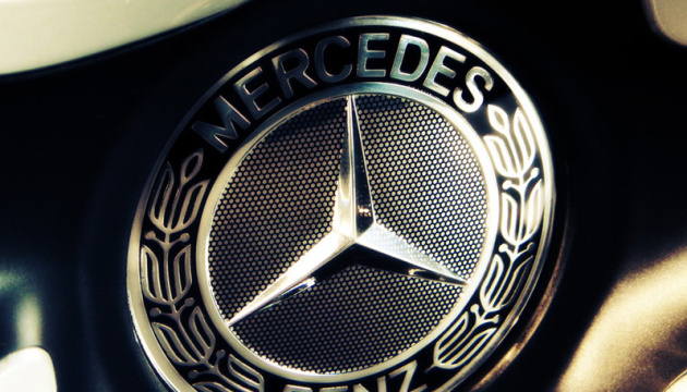  Компанія Mercedes заявила про падіння прибутку за півріччя на майже 56% 