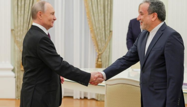  Глава МЗС Ірану зустрівся із Путіним у Москві 