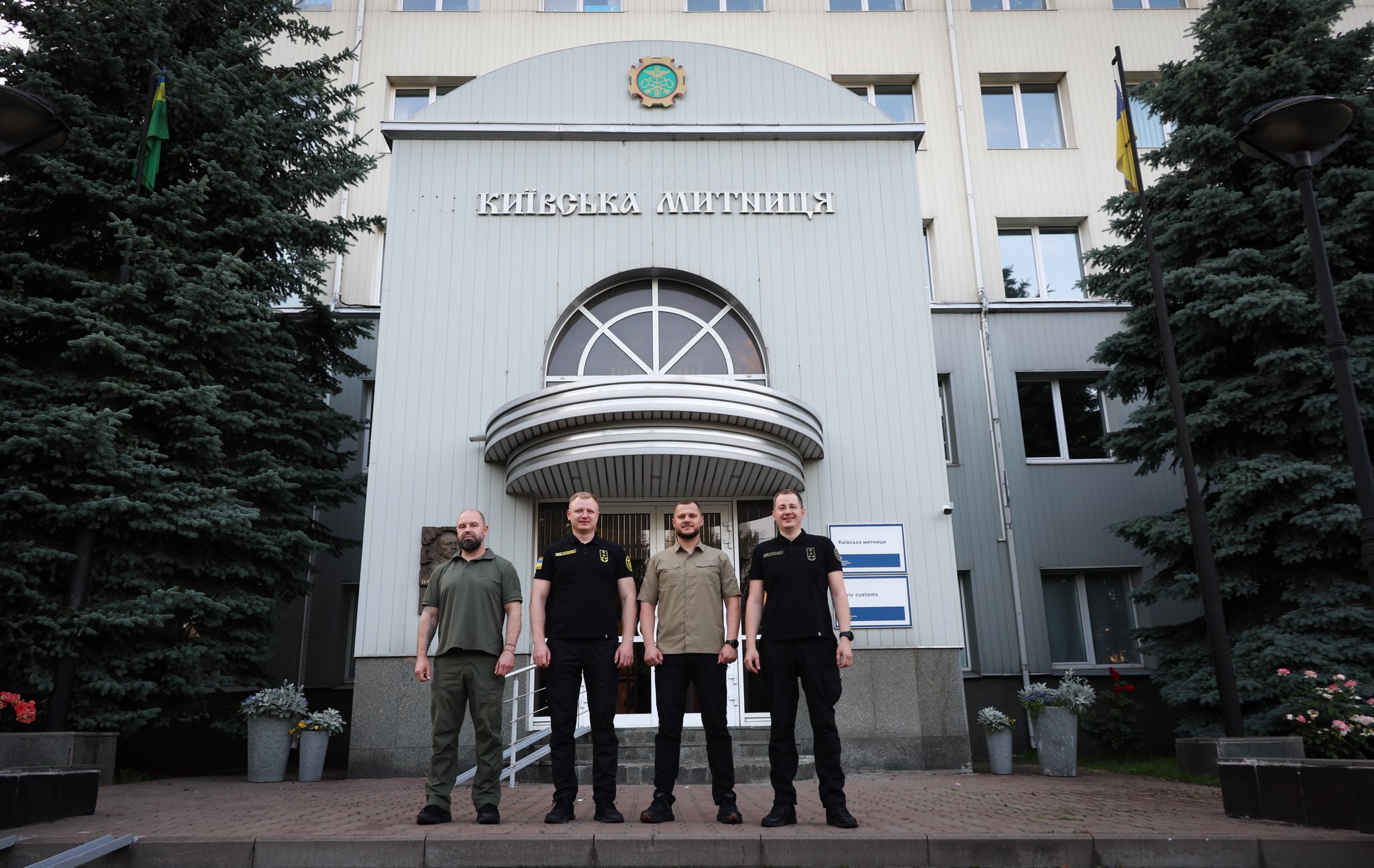  Микола Калашник: Співпраця з Київською митницею приносить реальні результати з підтримки армії, соціальних та медичних установ 
