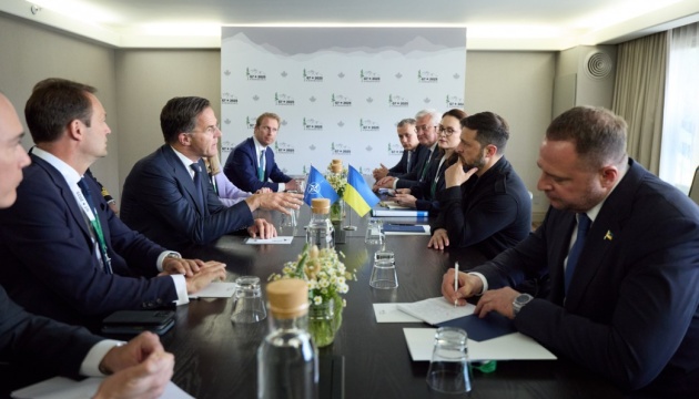  Зеленський розповів Рютте про потребу України у засобах ППО 
