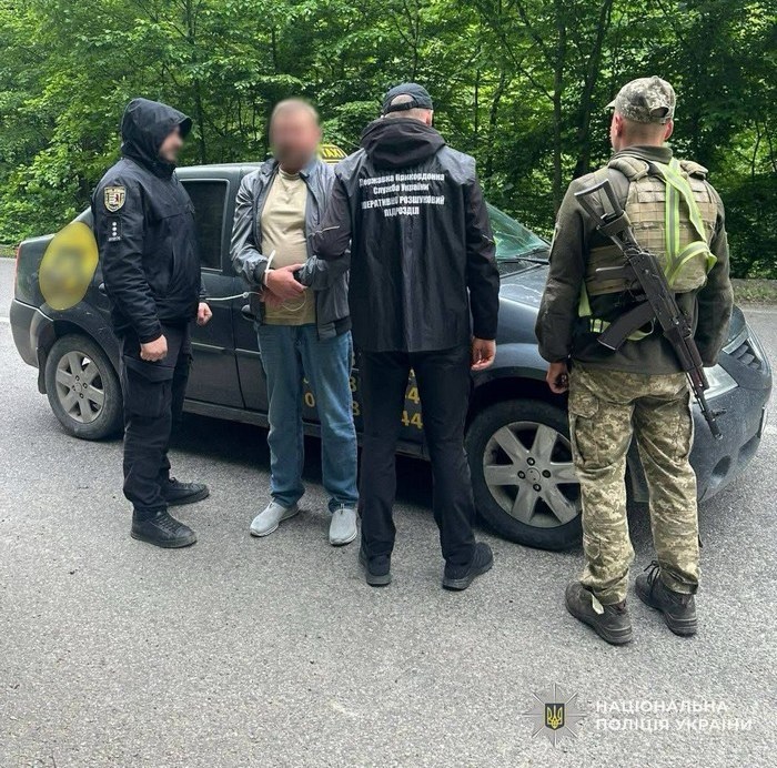  На Рахівщині затримали зловмисника, який намагався переправити до Румунії жителя Донеччини 