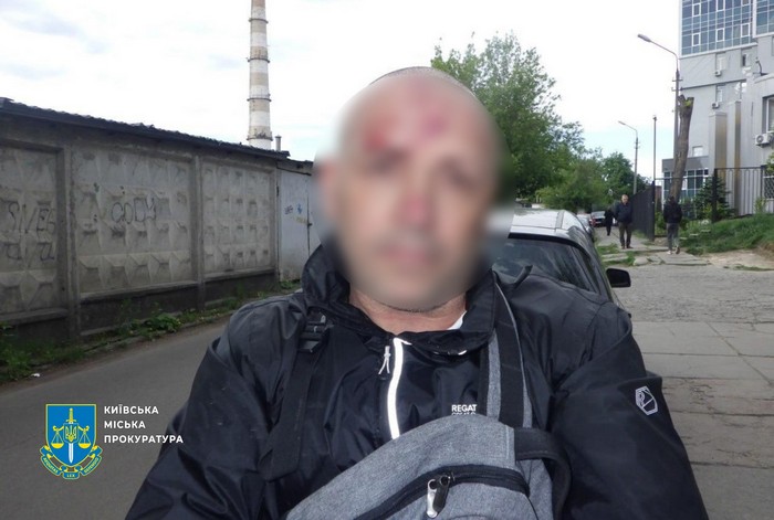  Зловмисник домовився з киянином про вигідний обмін $10 тис., а на зустрічі пограбував його 