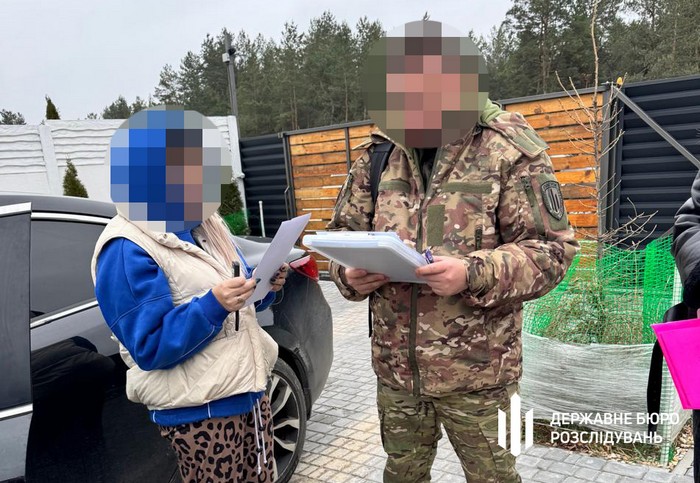  На Донеччині командир незаконно виплатив підлеглій понад ₴800 тис. «бойових» 