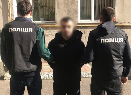  Запорізькі поліцейські затримали в Одесі активного учасника злочинної групи 