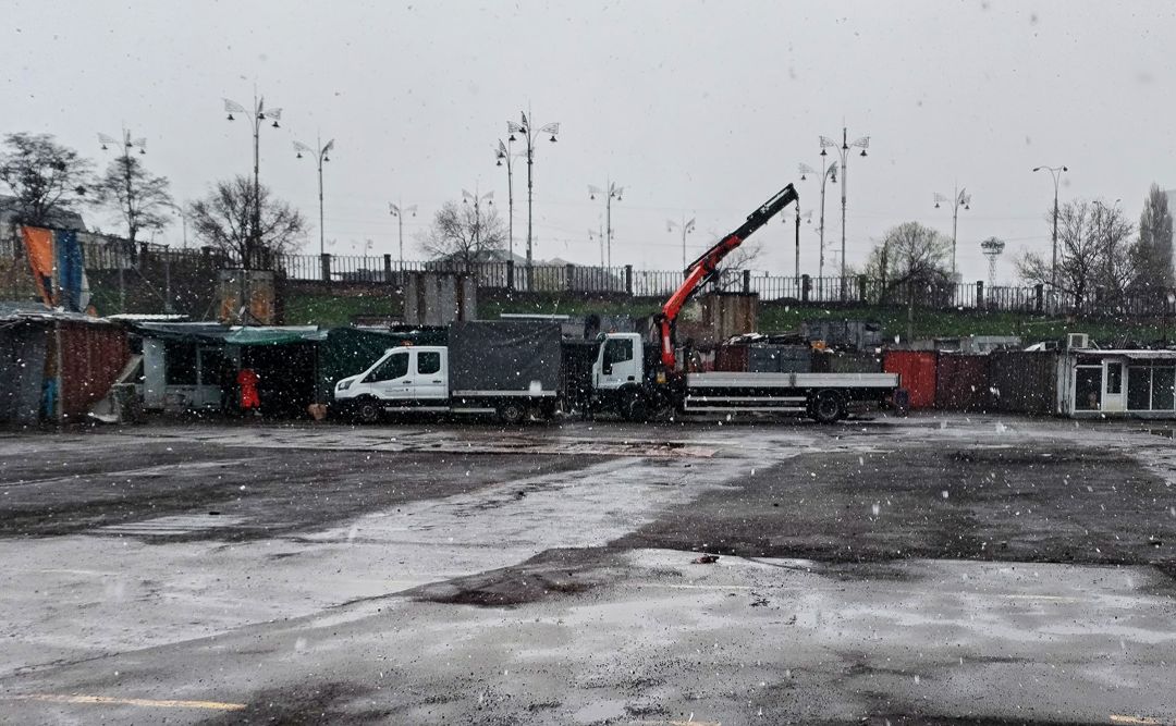  Біля Центрального вокзалу у Києві знесли кіоски 