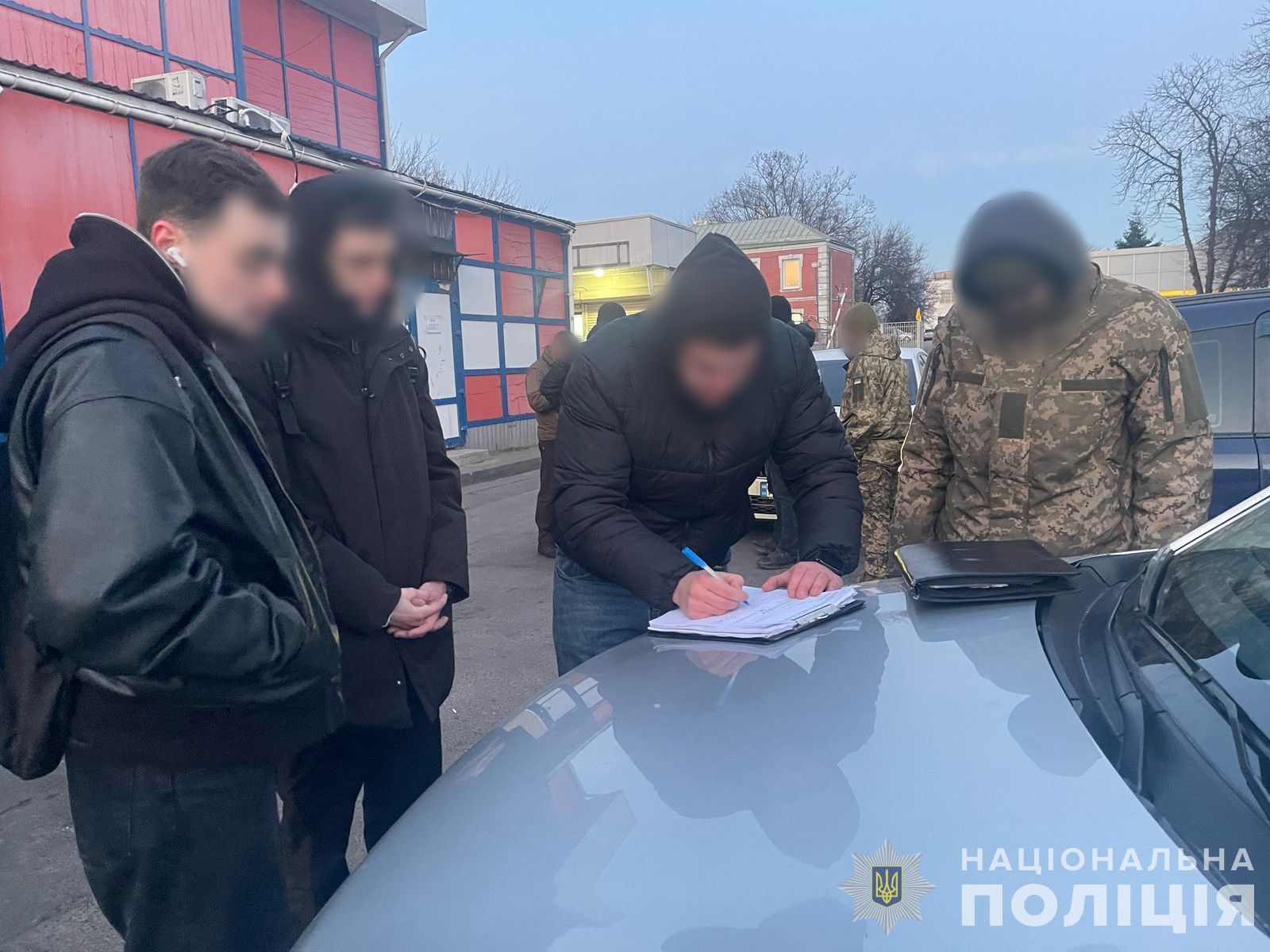  Знайомилися онлайн, зламували банкінг і привласнювали кредитні кошти: кіберполіцейські затримали шахраїв з Рівненщини 
