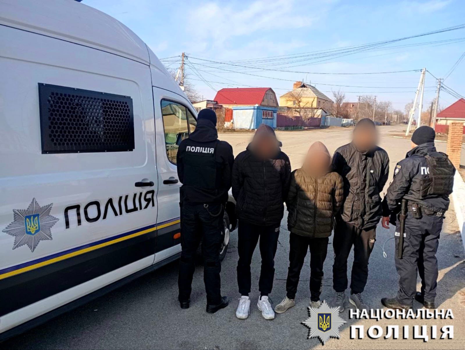  Поліцейські Київщини спільно з СБУ повідомили про підозру групі осіб за підпал сільради 
