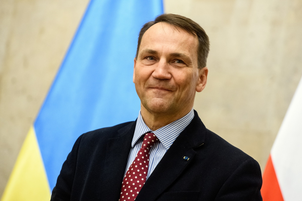  Очільник МЗС Польщі вважає, що Путін має заслужити на зустріч із Трампом 