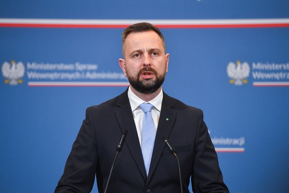  Міністра оборони Польщі обурили прапори УПА на поставлених Україні польських БТР 