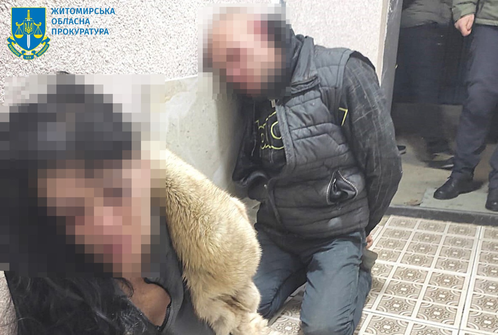  «Вибивали» гроші для «злодійського общака» з пораненого українського захисника – на Житомирщині затримали групу осіб 