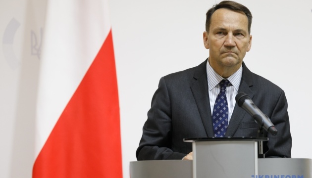  Росія не має права відповідати Польщі закриттям генконсульства у Санкт-Петербурзі - Сікорський 