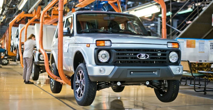  У Росії прогнозують обвал авторинку до 30% у 2025 році 