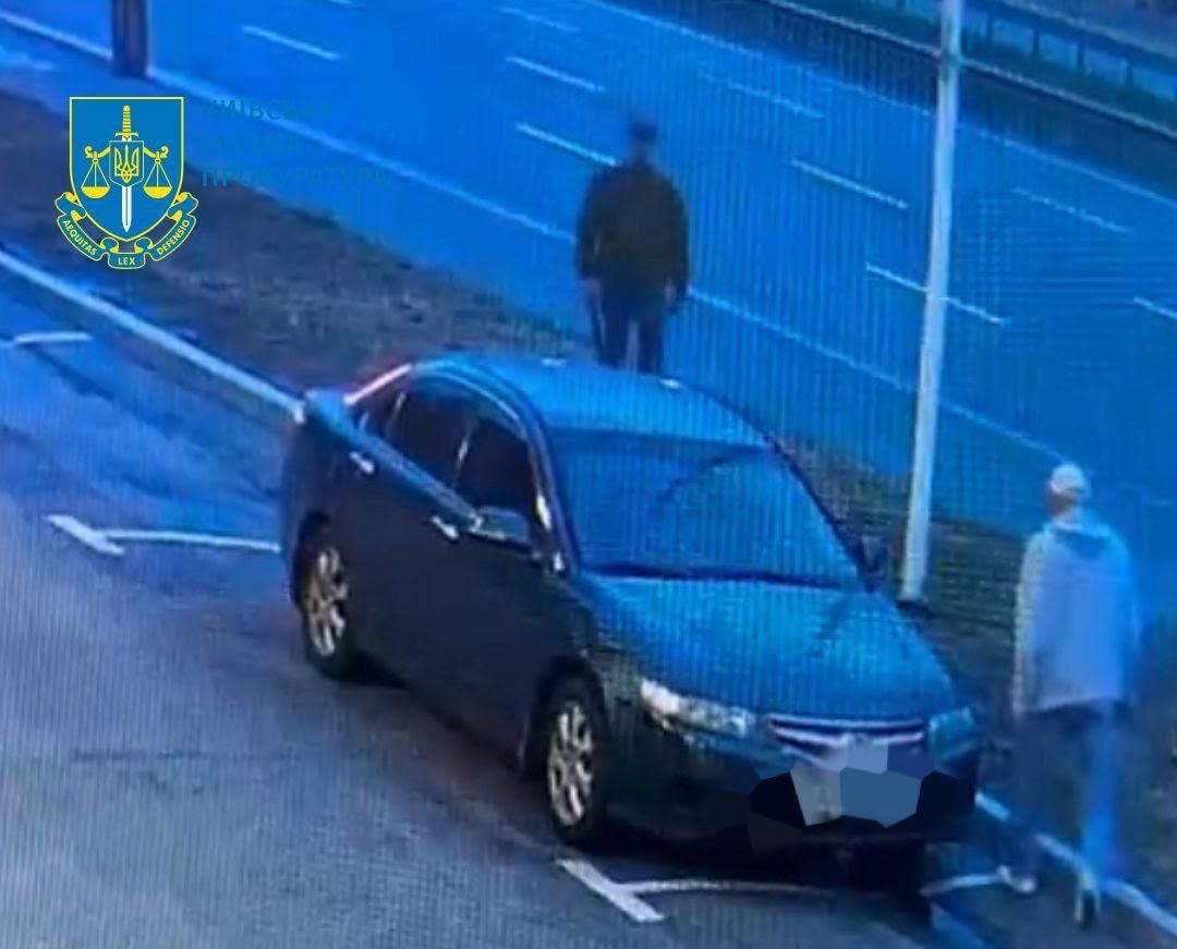  Вбивство людини на заправці у Святошинському районі – затримано чоловіка, який стріляв та поїхав з місця злочину на машині вбитого 