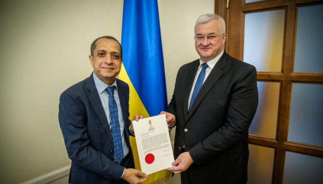  У МЗС прийняли копії вірчих грамот у нового посла Індії 