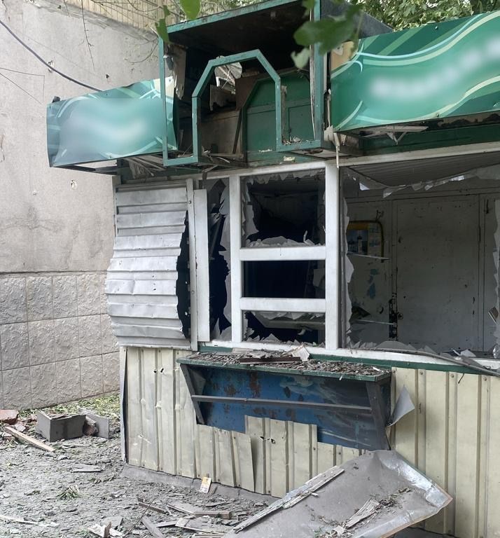  Окупанти завдали ударів по центру Нікополя, постраждало пʼятеро людей: на місці працюють слідчо-оперативні групи поліції 