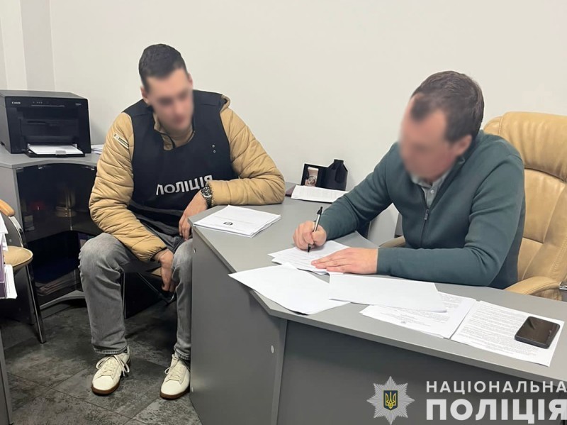  Чернігівські правоохоронці скерували до суду обвинувальний акт щодо чиновника, який незаконно переплатив комерсантам майже 400 тисяч гривень з бюджету 