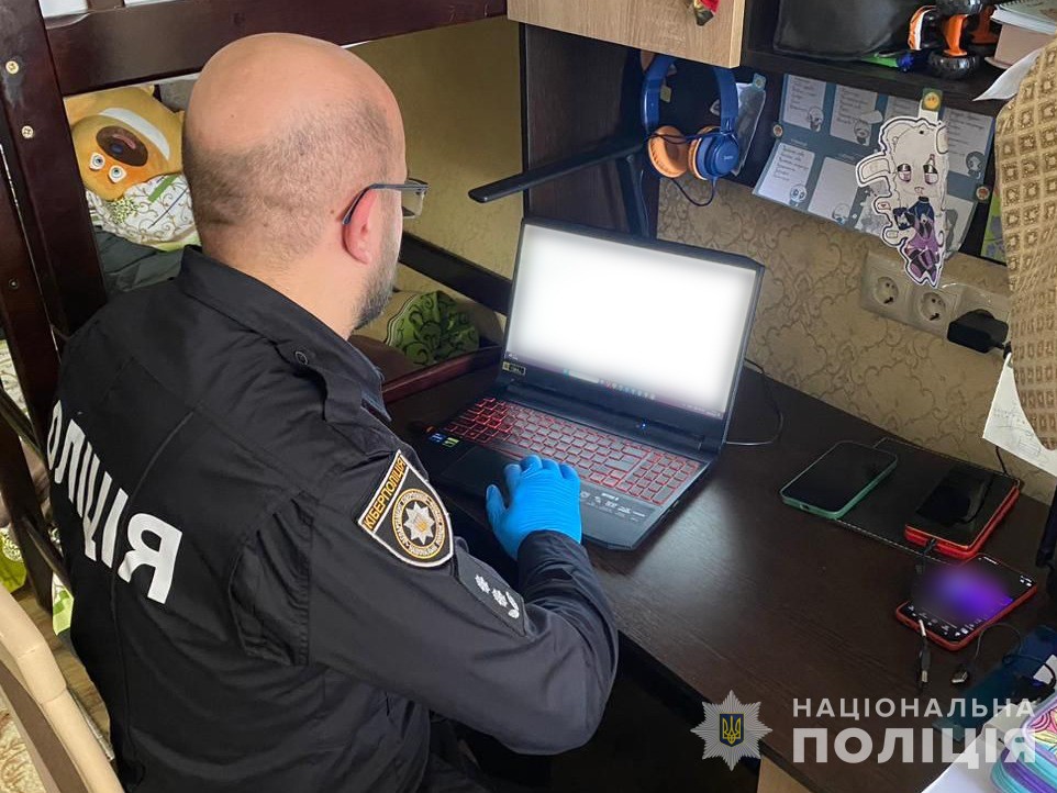  Поліція викрила злочинне угруповання у постачанні та збуті психотропів з-за кордону 