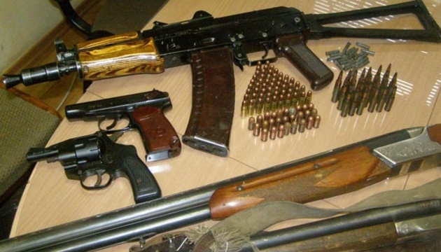  Українці вже подали понад 149 тисяч заяв, щоб отримати дозволи на зброю 