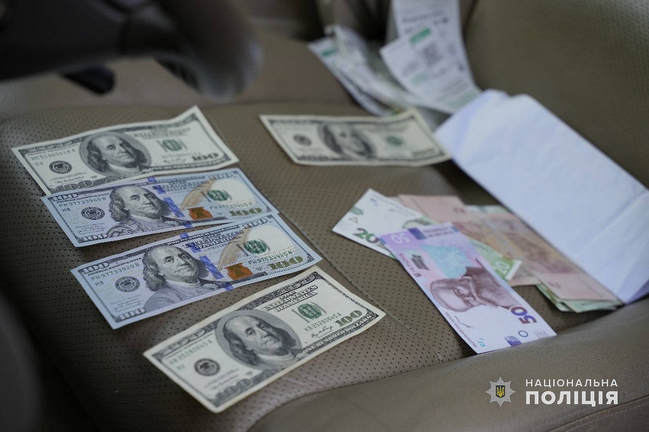  В Одесі правоохоронці повідомили про підозру колишньому державному реєстратору, причетному до незаконного заволодіння нерухомим майном громади на 5 млн грн 