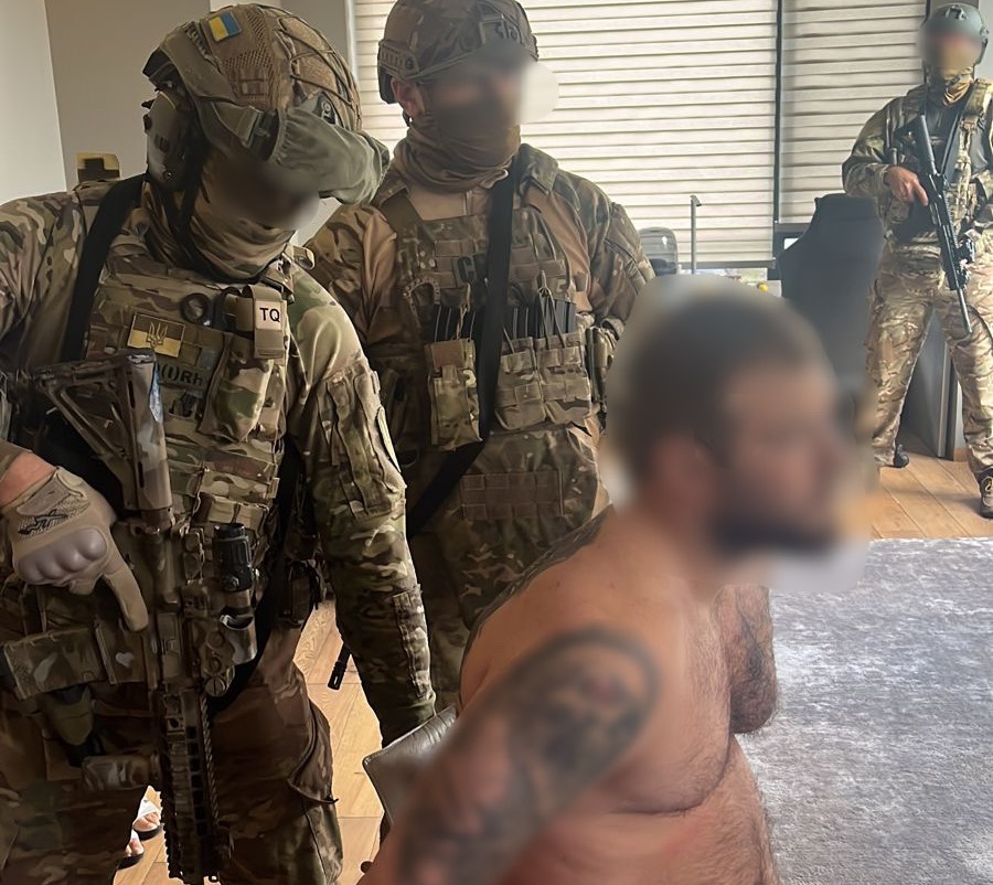  На Київщині викрито групу наркоторговців та вилучено понад 20 тонн прекурсорів 