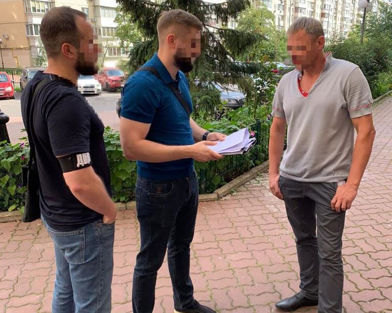  Заволодіння 1, 6 млн грн під час ремонту парку «Почайна» - підряднику та інженеру технагляду повідомлено про підозру 