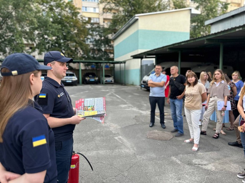 Столичні поліцейські пройшли тренінг з пожежної безпеки 
