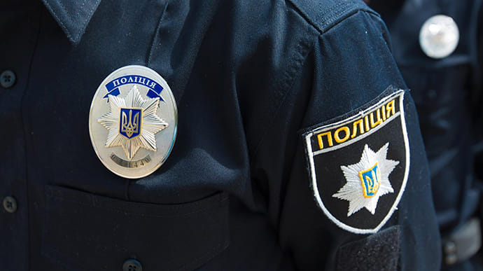 Поліцейські Дністровського району повідомили буковинцю про підозру у незаконному зберіганні наркотиків 